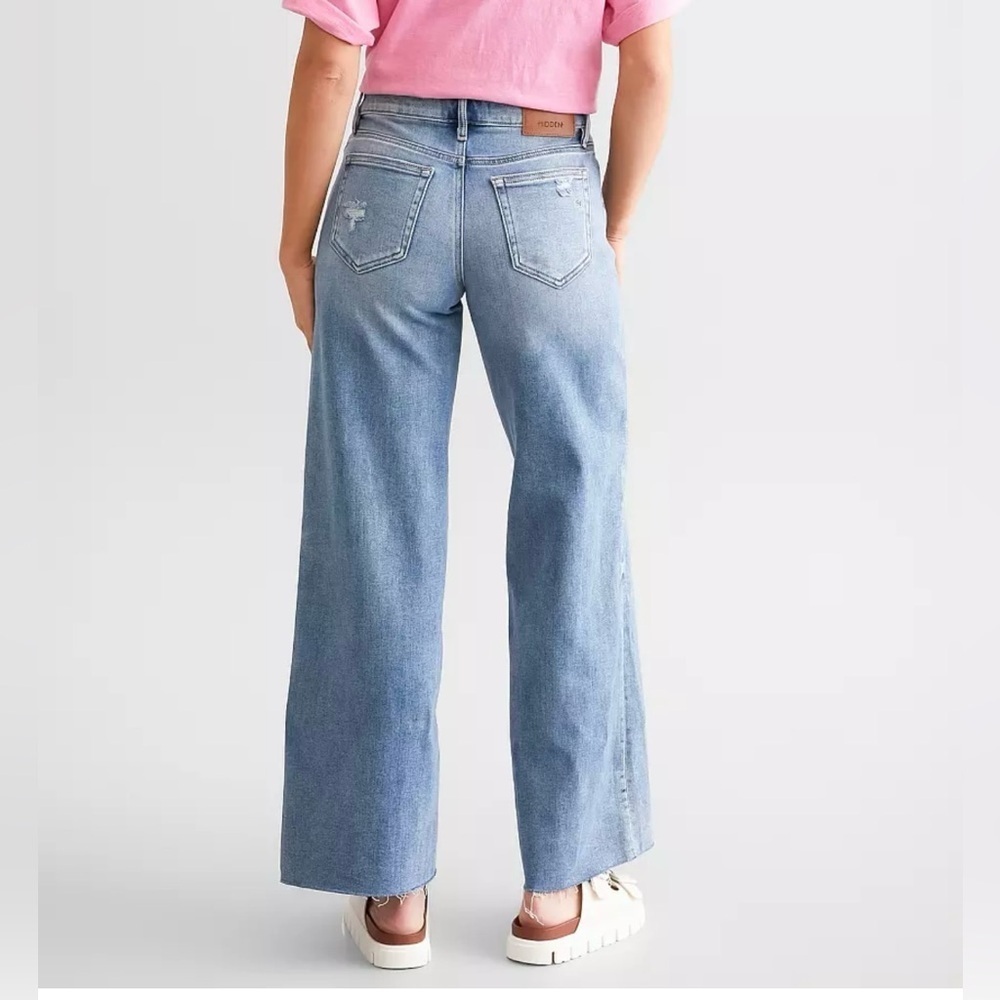 Mid Rise Slightly Distressed Nori Jean. NWT - Picture 2 of 9